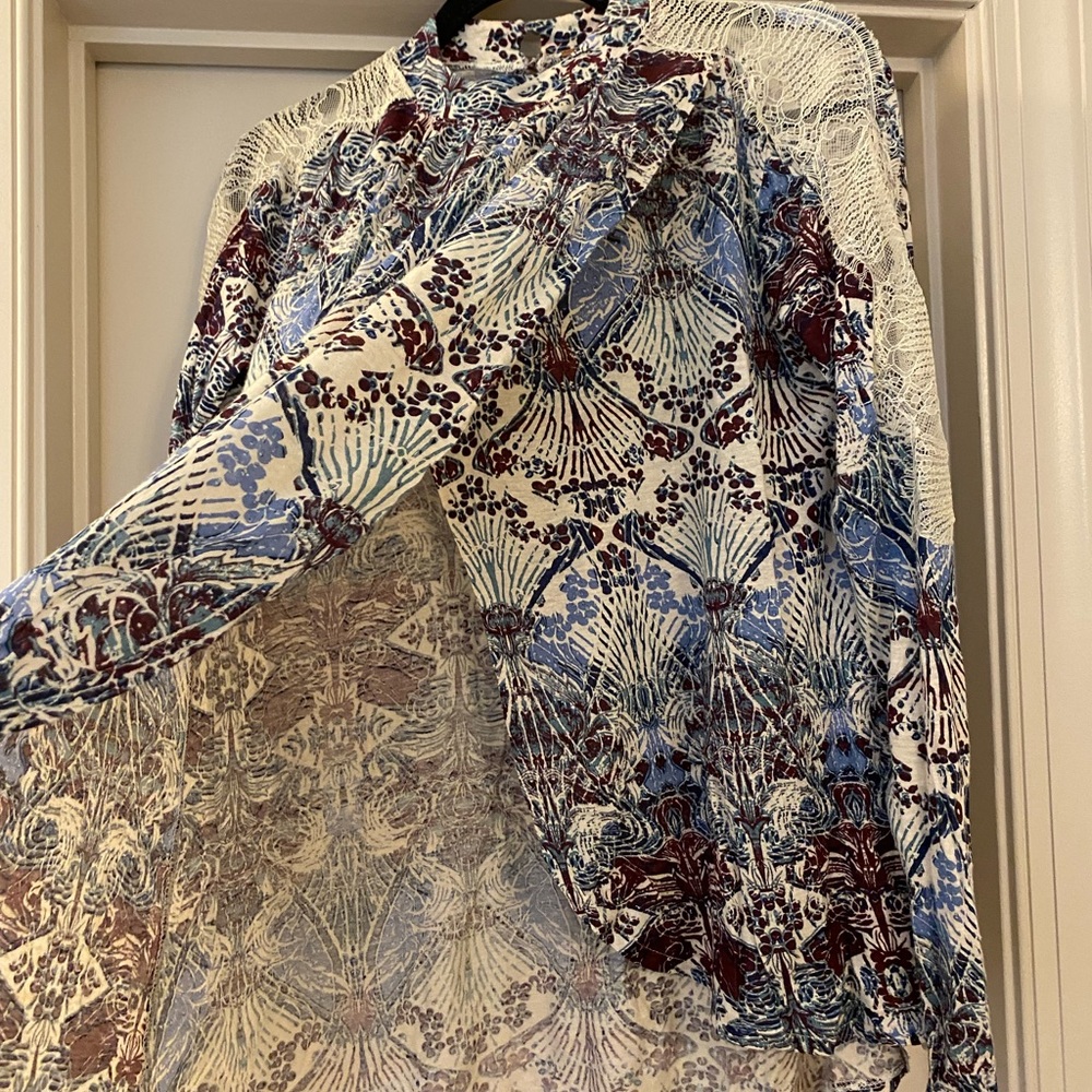 NWT Free People Medium Floral LS Blouse with Lace Accents and Button up Neck - Picture 4 of 7